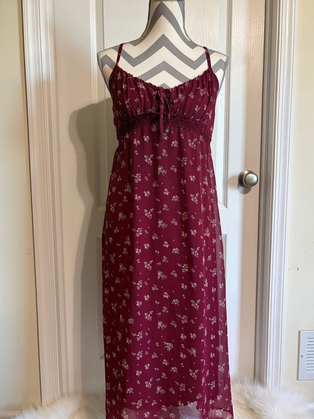 No Boundaries Floral Midi Dress Size Medium